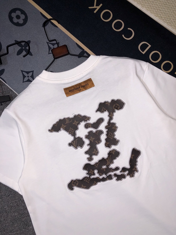 ブランドTシャツ全体デザイン